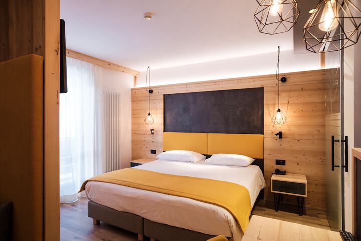 Room 25 of 177