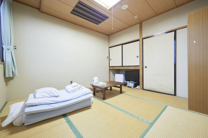 Room 3 of 46
