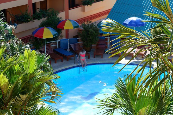Pool Hotel