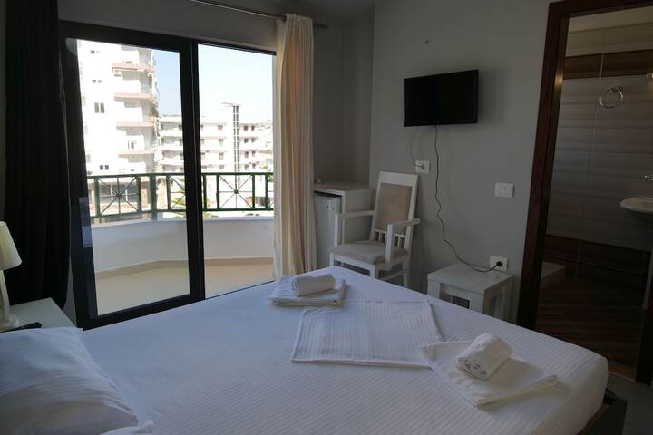 Room 6 of 48