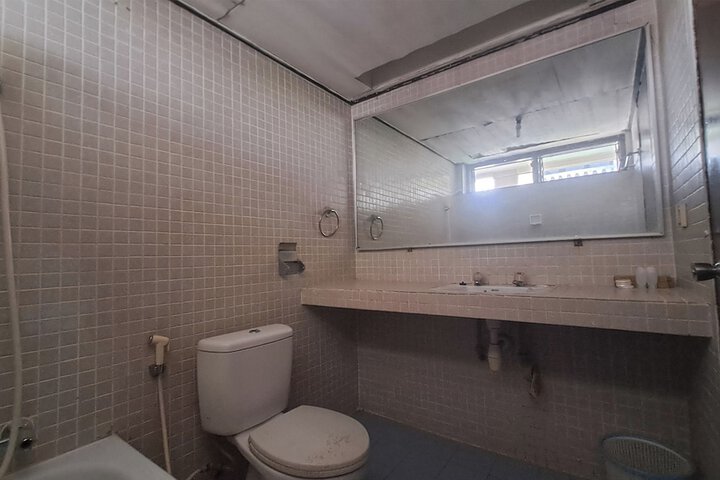 Room 55 of 79