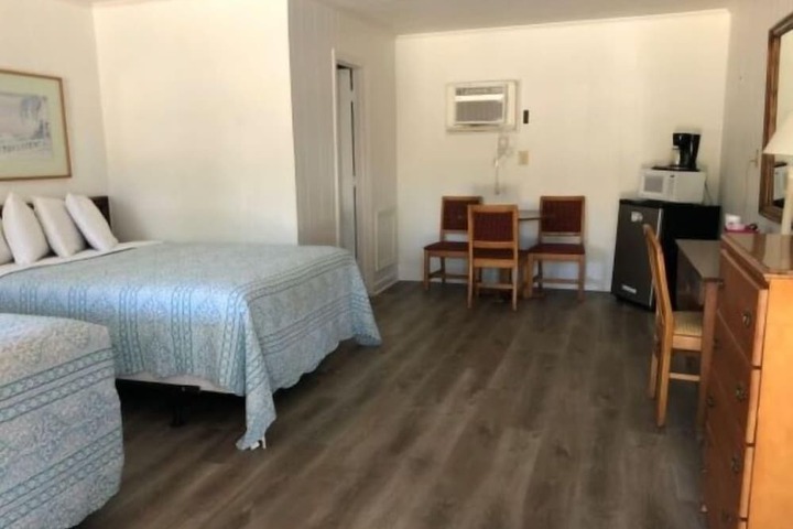 Room 18 of 113