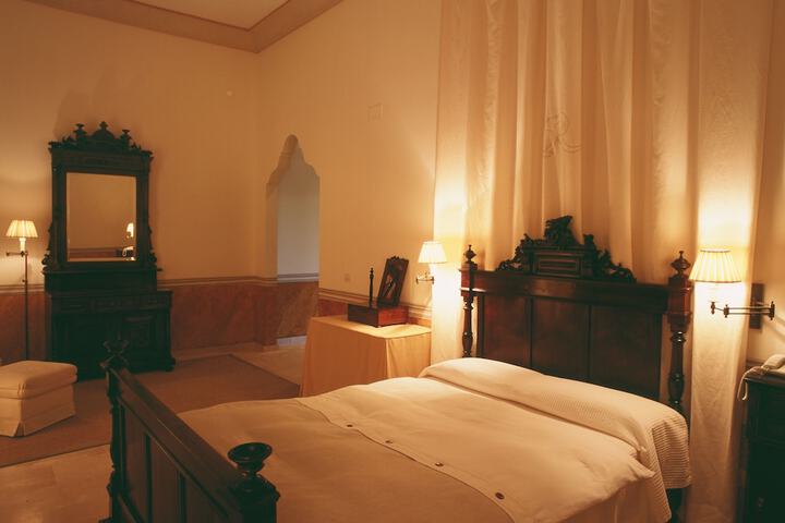 Room 17 of 43