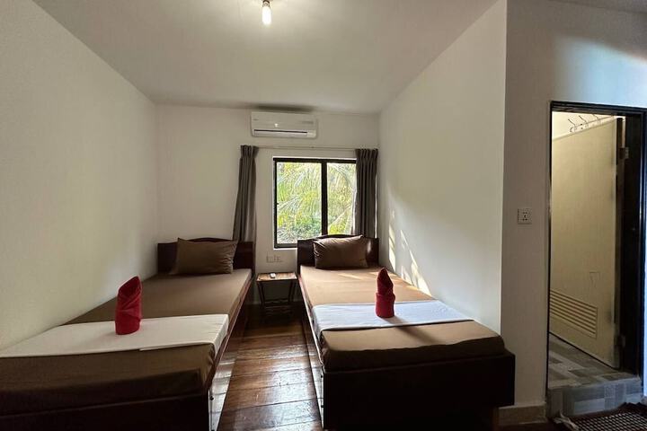Room 26 of 105