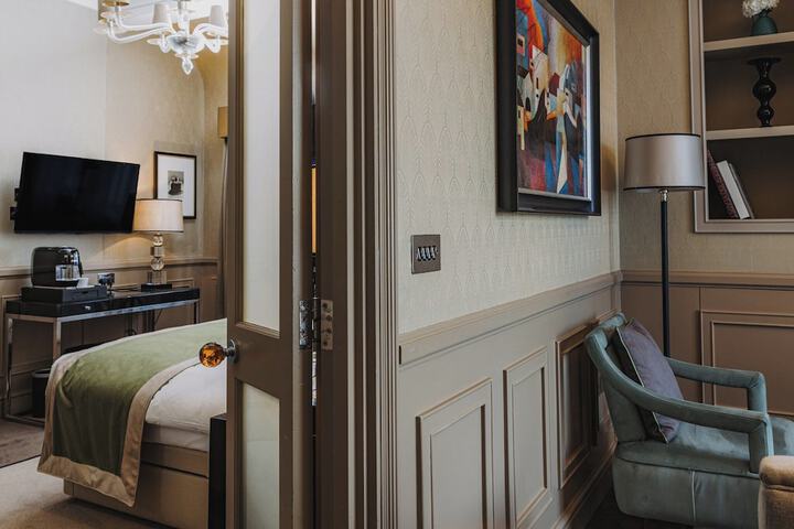 Room 62 of 224
