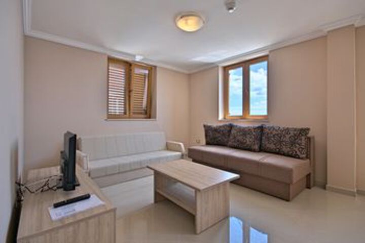 Room 9 of 21