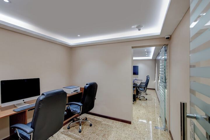 Business Center 76 of 79