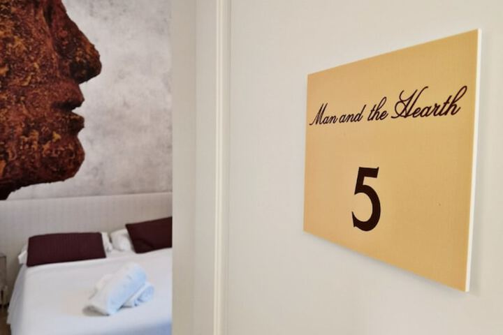 Room 7 of 49