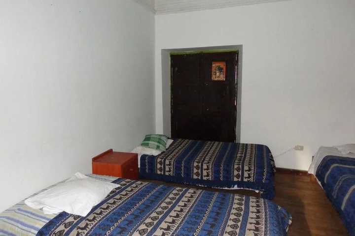 Room 5 of 12