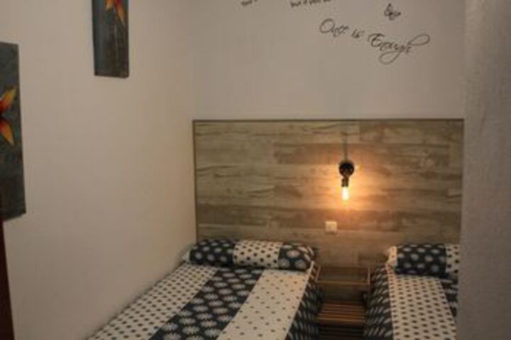 Room 7 of 11