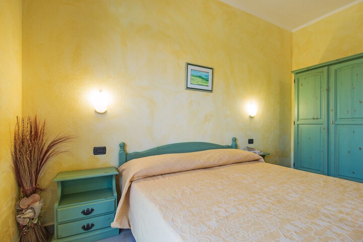 Room 3 of 52