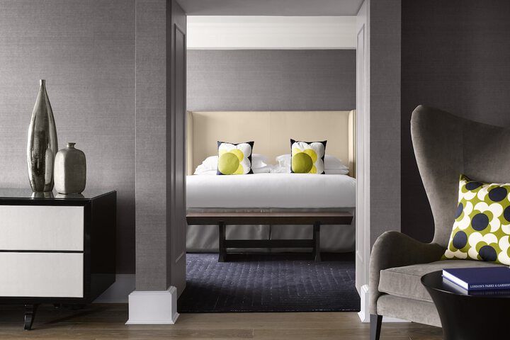 Room 28 of 230