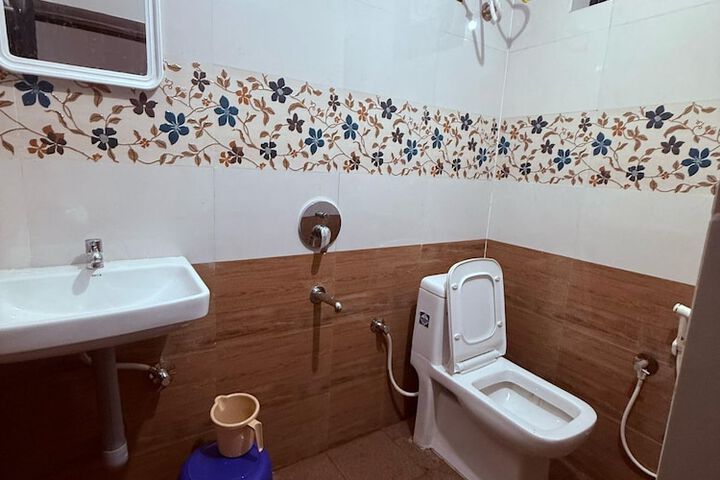 Room 4 of 6