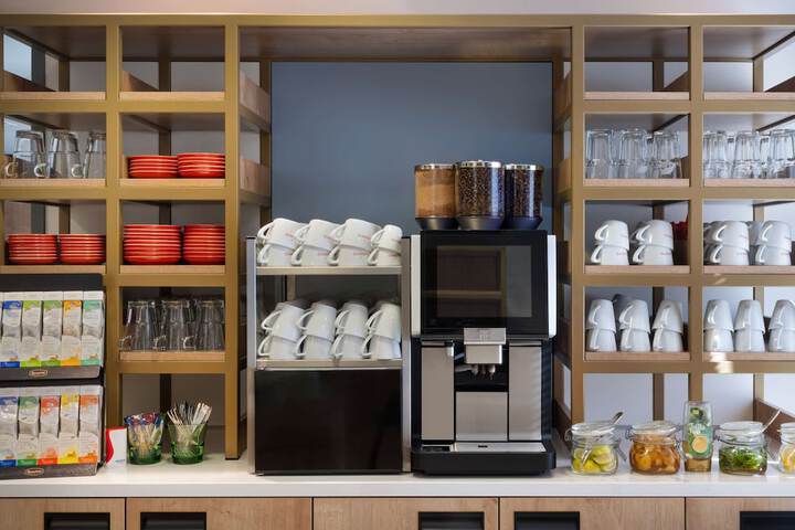 Breakfast/Coffee Service 31 of 46