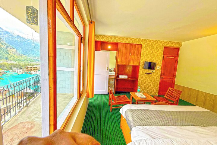 Room 12 of 40