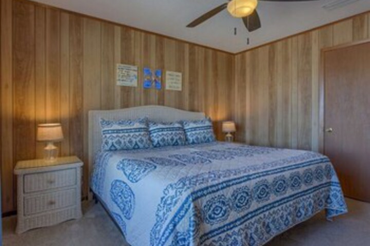 Room 28 of 32