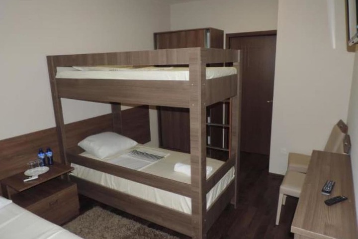 Room 13 of 78