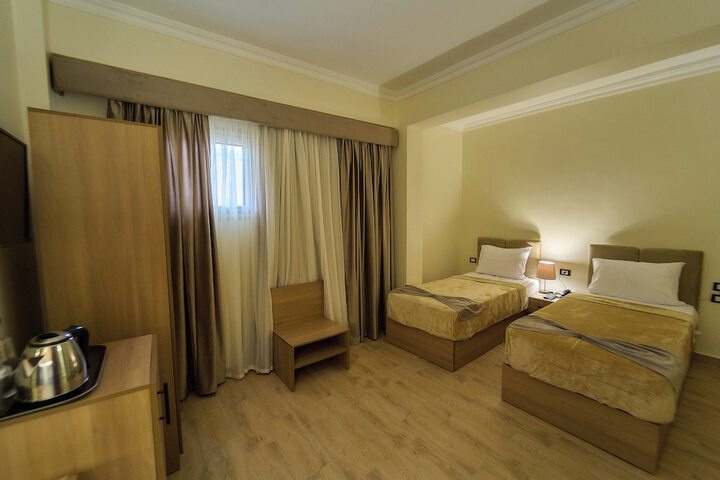Room 69 of 174