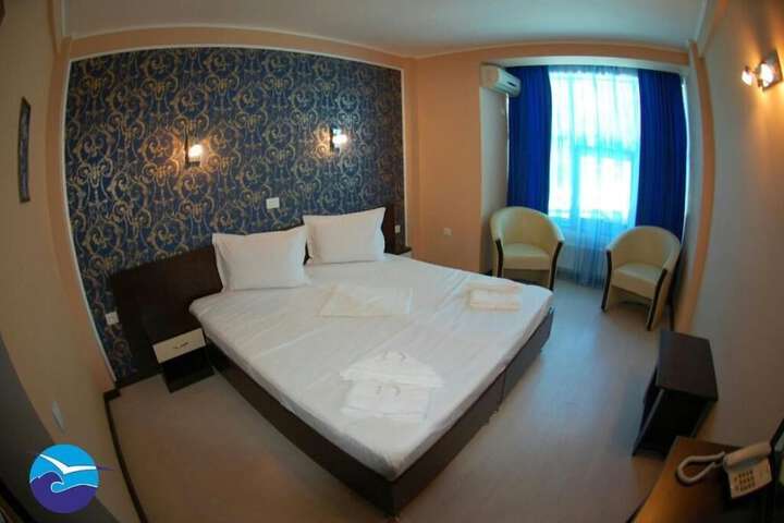 Room 6 of 49