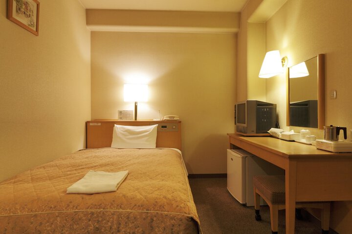 Room 4 of 24