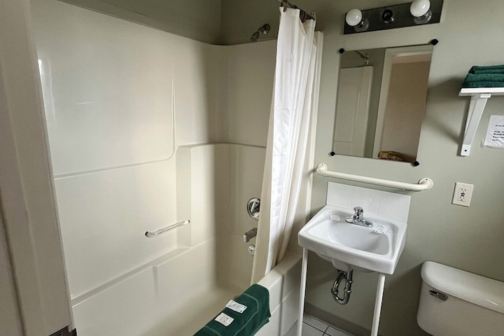 Room 12 of 17