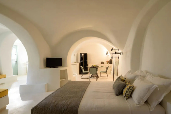 Room 4 of 24