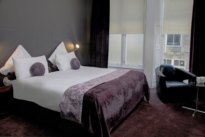 Room 16 of 35