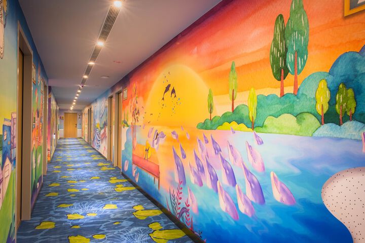 Ballroom/Hall 90 of 96