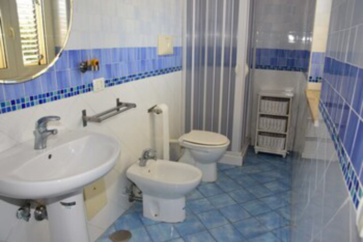 Room 4 of 22