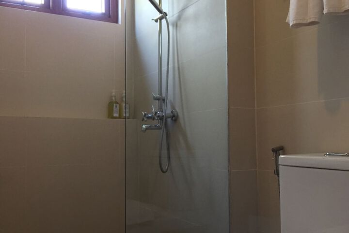 Room 42 of 104