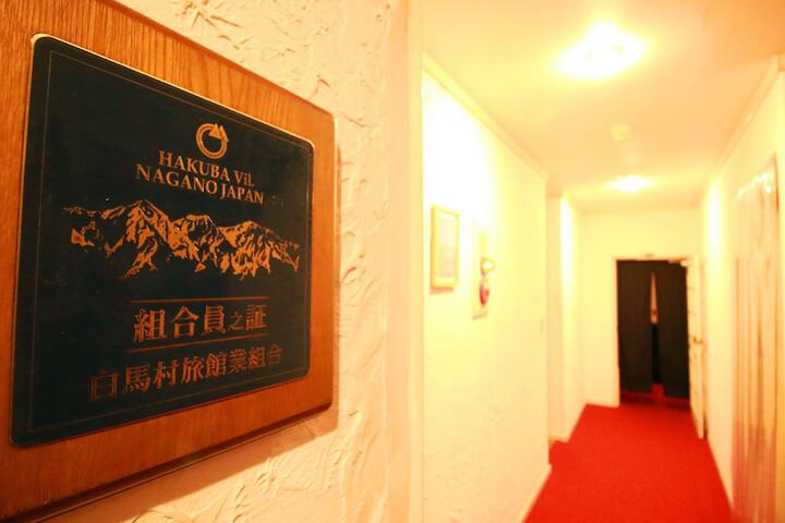 Ballroom/Hall 28 of 32