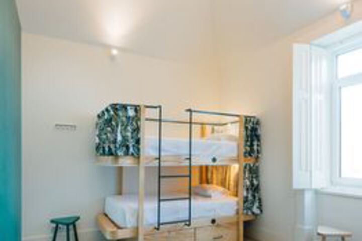 Room 49 of 119