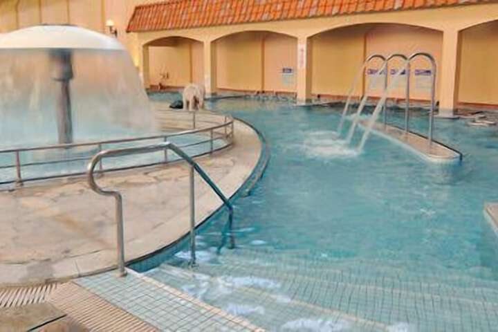 Pools & Facilities