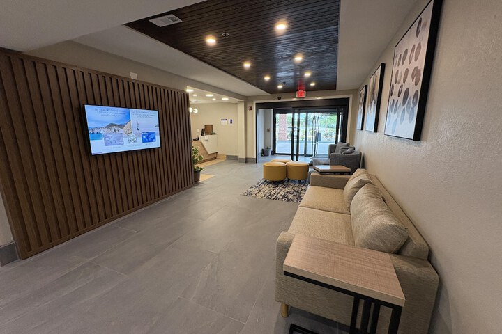 Guest Lobby