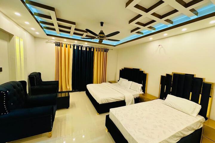 Room 17 of 32