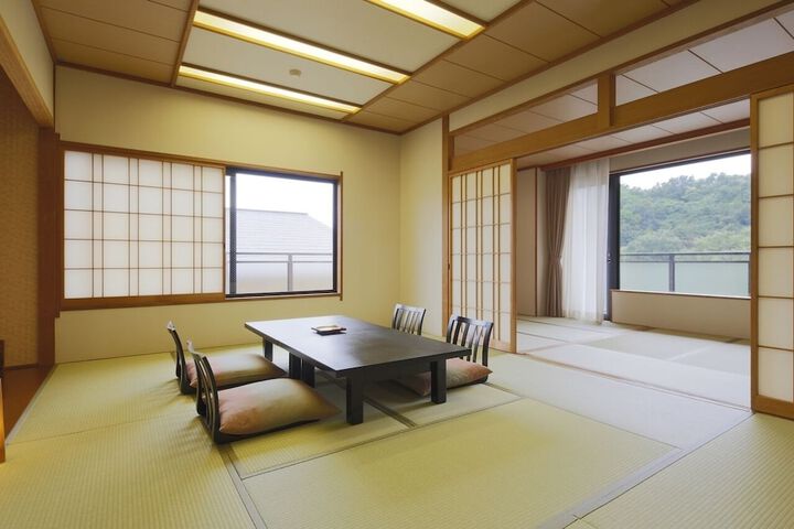 Room 3 of 10