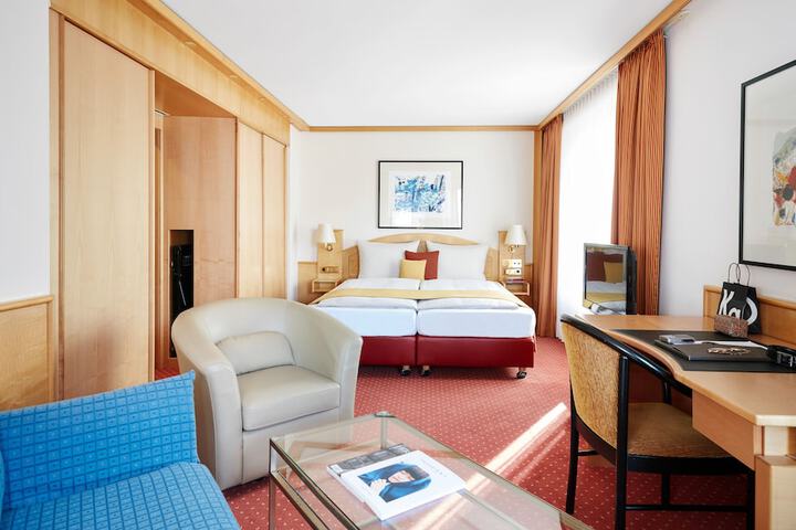Room 7 of 34