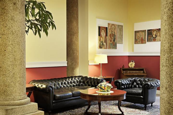 Hotel Lobby