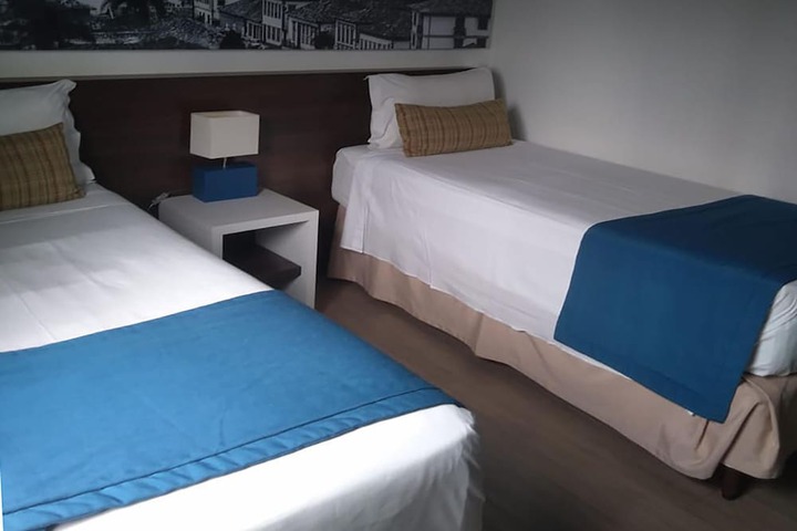 Room 7 of 12