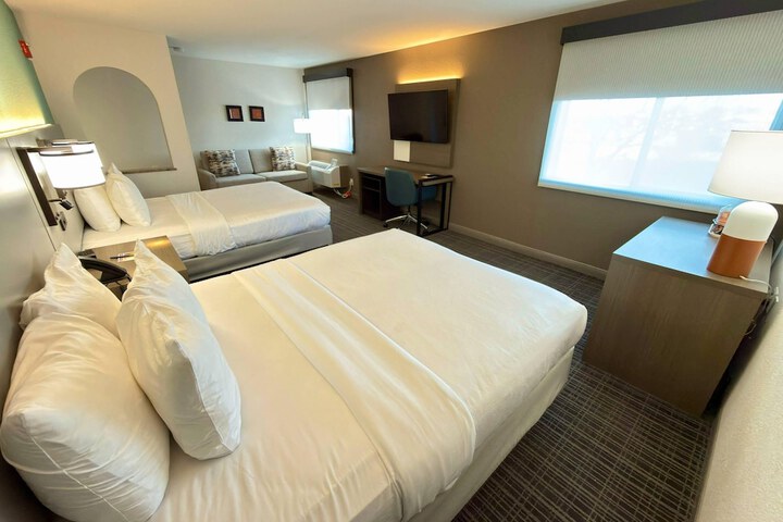 Room 17 of 35