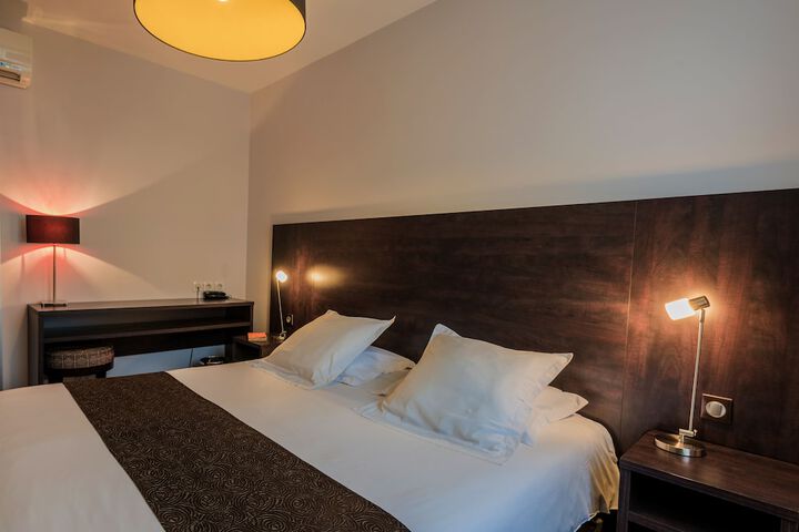 Room 10 of 43
