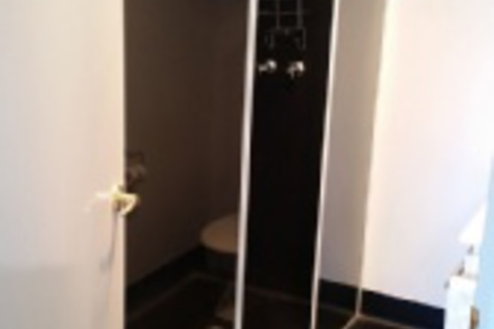 Room 355 of 384