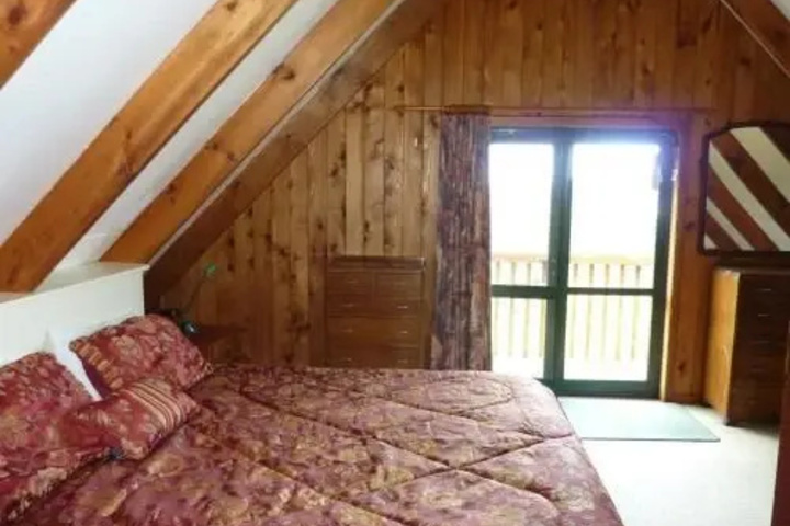 Room 2 of 11