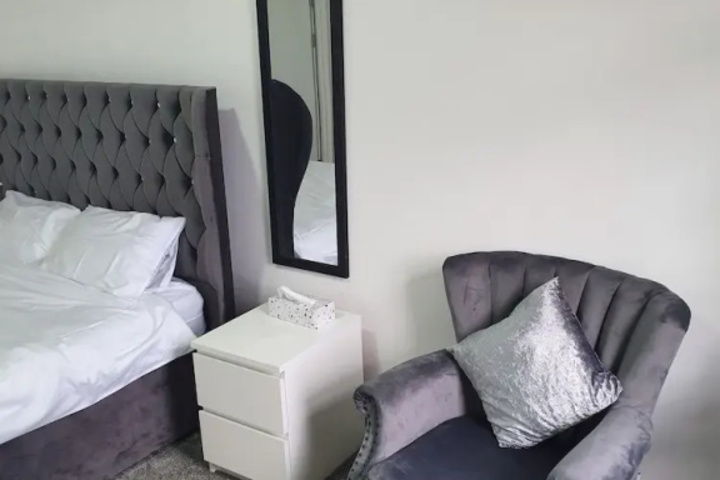 Room 5 of 10