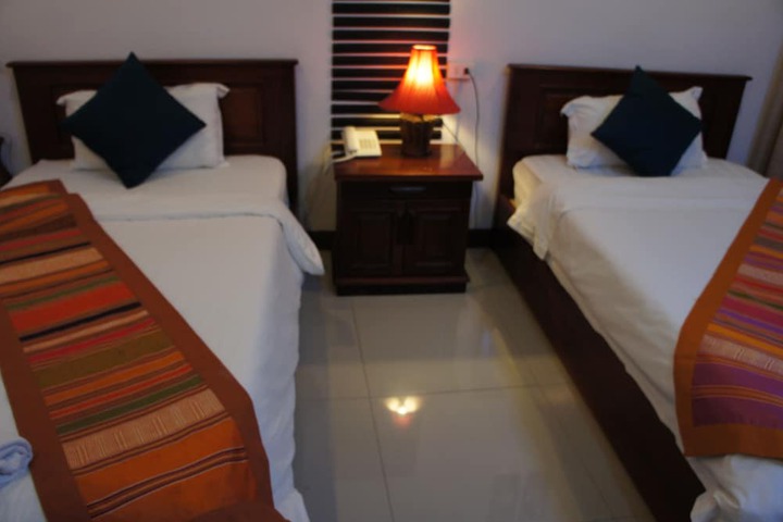 Room 7 of 33