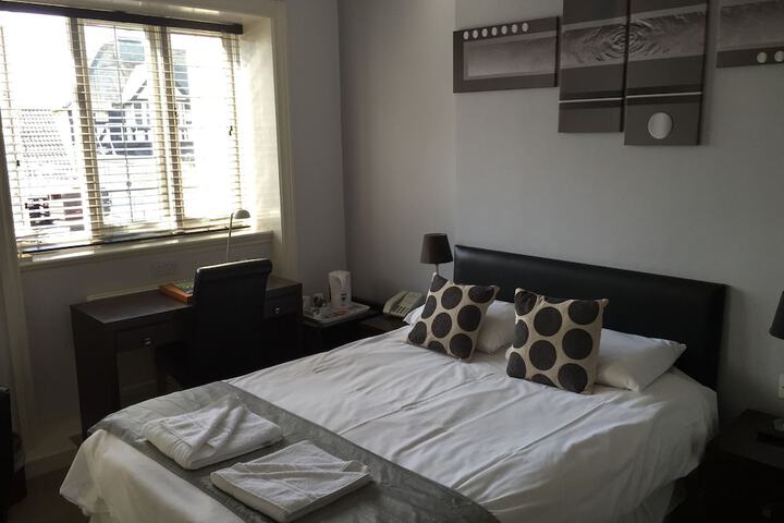 Room 19 of 48