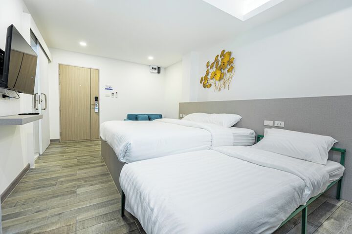 Room 11 of 20