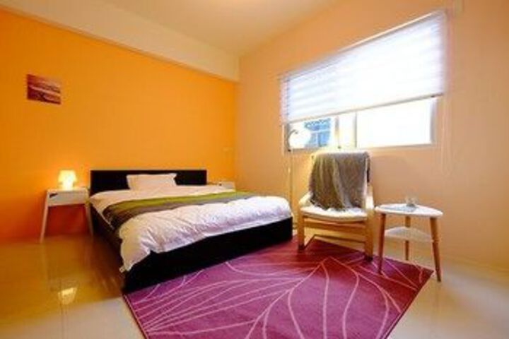 Room 9 of 33