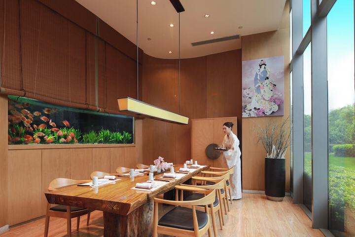 Dining 80 of 251