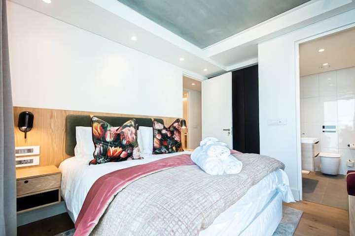 Room 8 of 40